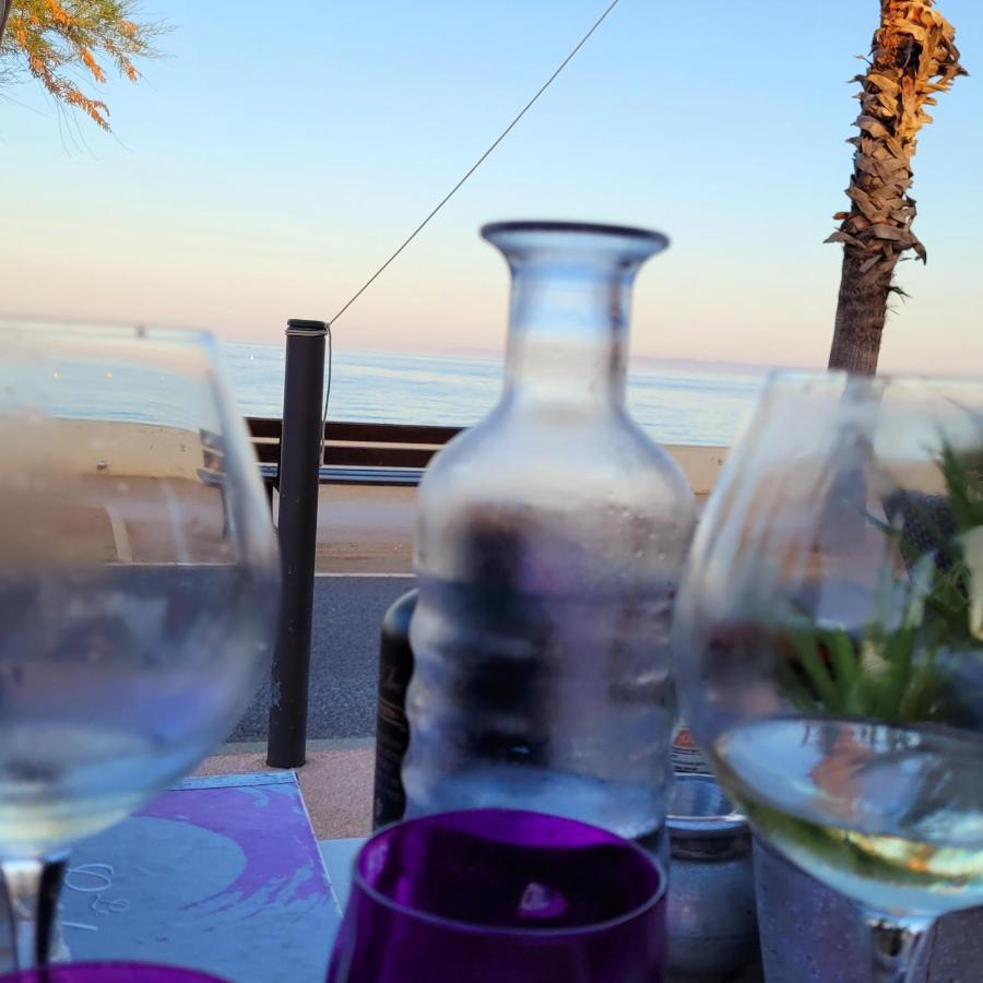 Mobile-Home Hyeres Var Climatise Dans Camping Avec Piscine Jusqu'A 6 Personnes エクステリア 写真