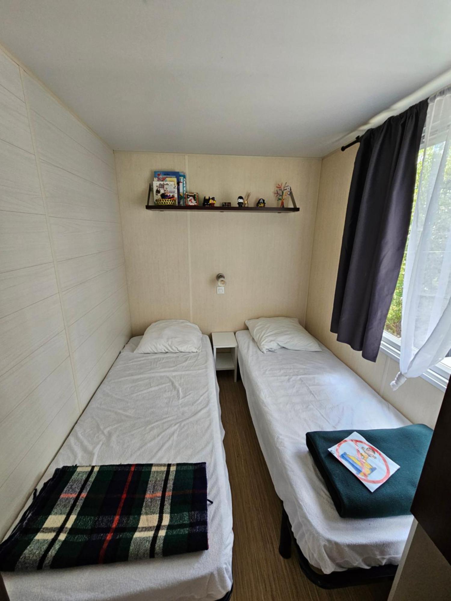 Mobile-Home Hyeres Var Climatise Dans Camping Avec Piscine Jusqu'A 6 Personnes エクステリア 写真
